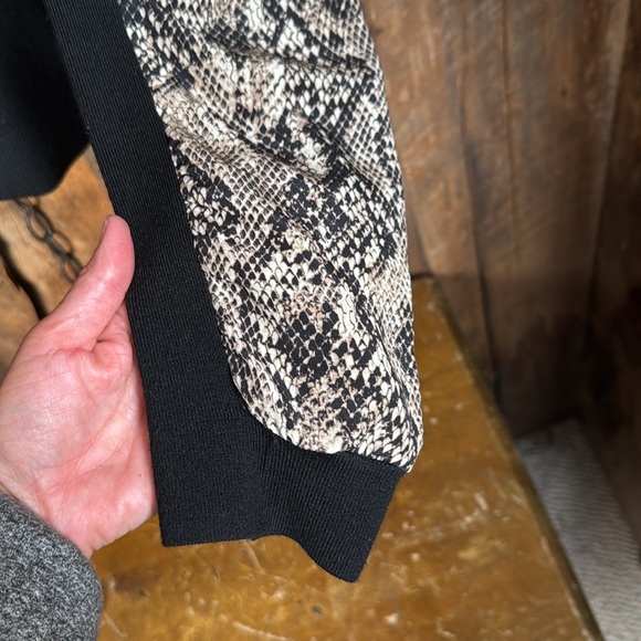 Veronica Beard Black Sweater with Snake Print Sleeves - Picture 5 of 11